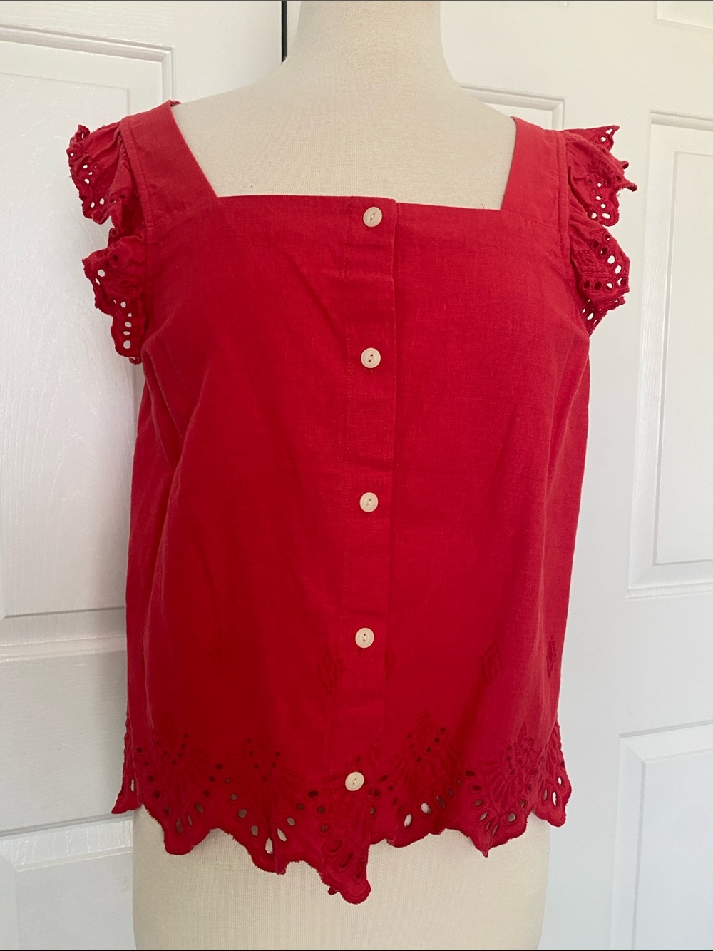 New! Madewell Eyelet Ruffle-Strap Button-Up Tank Top Size M